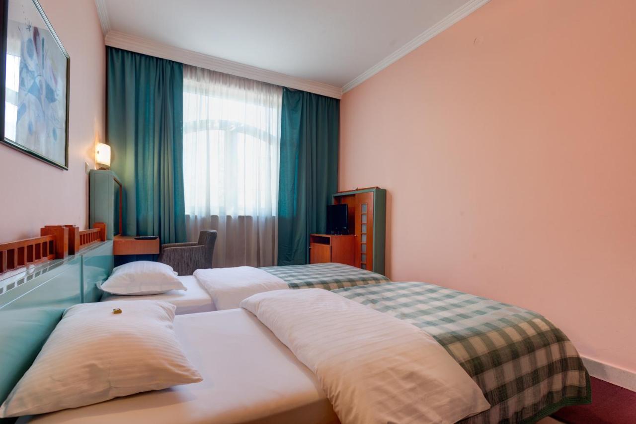 Hotel Eminent Podgorica Exteriér fotografie